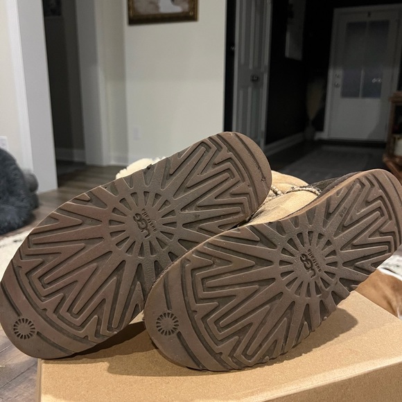 Women’s size 7 UGG’s - Picture 5 of 5